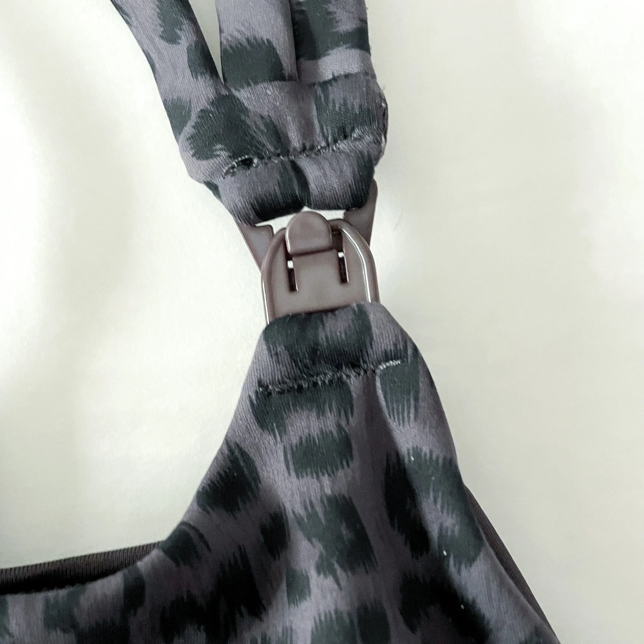 Chloé 4 Running Nursing & Pumping Sports Bra (Gray Leopard)