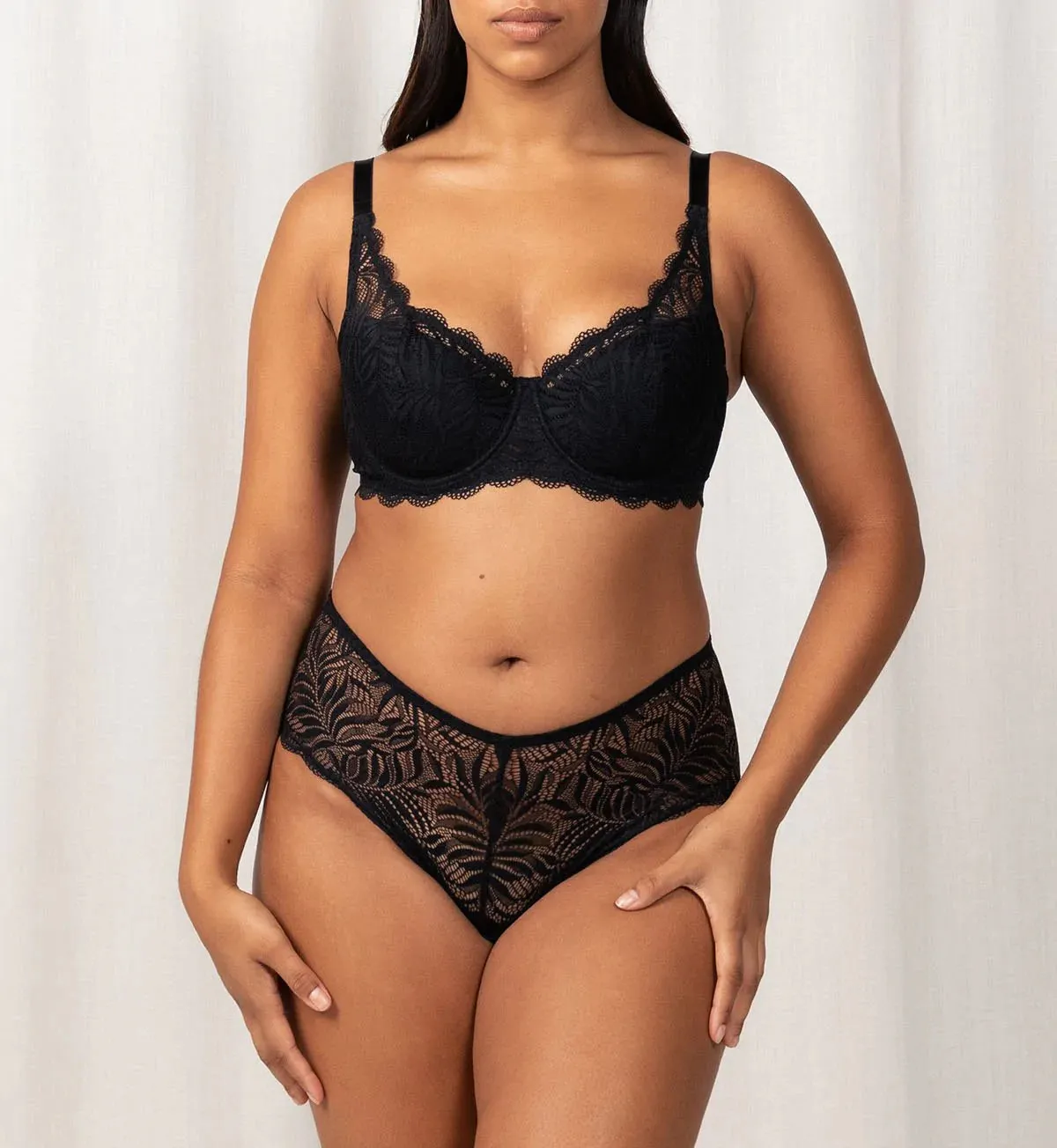 Essential Lace Moulded Balconette
