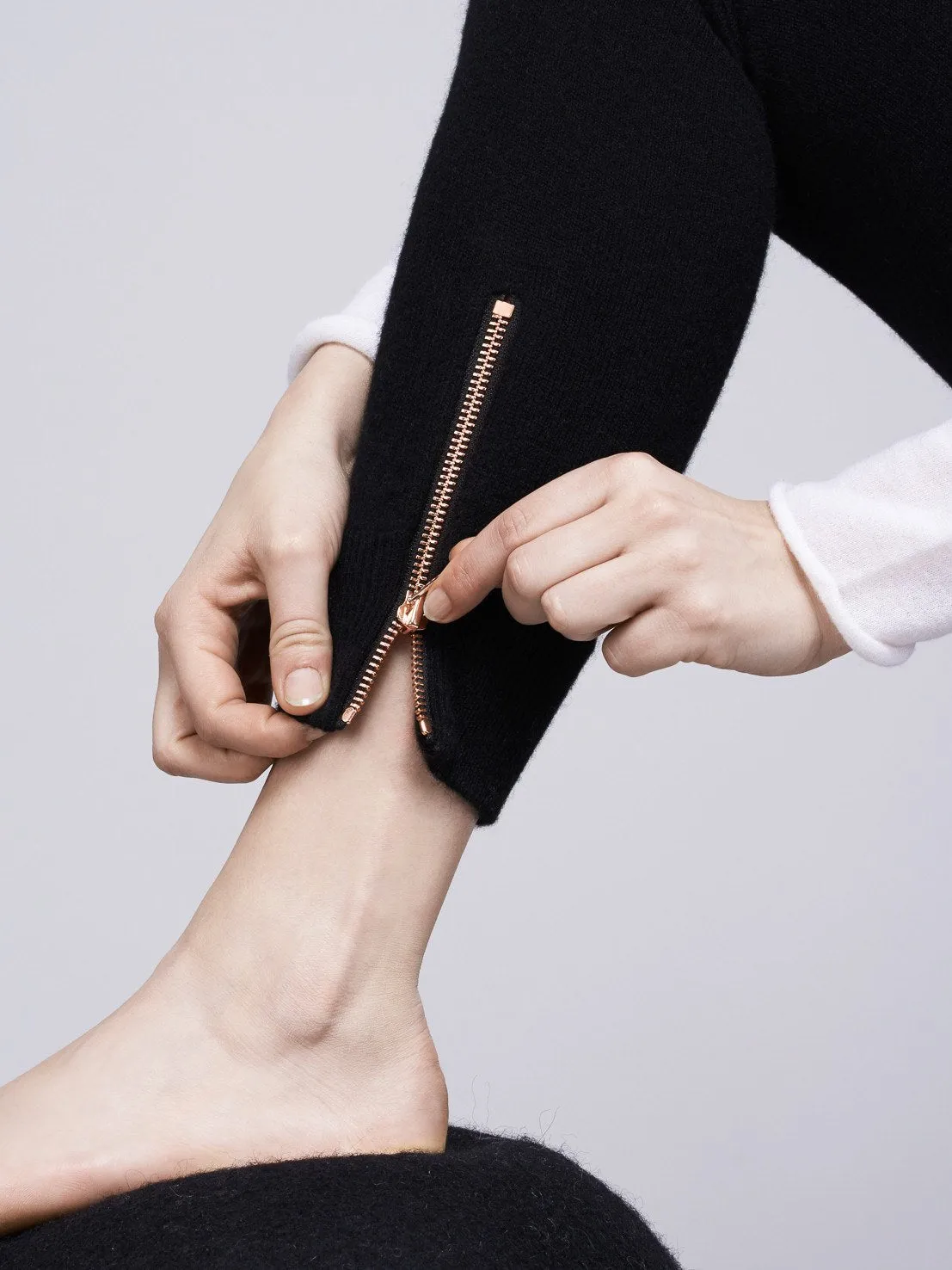 Go-Getter Cashmere Leggings - Black