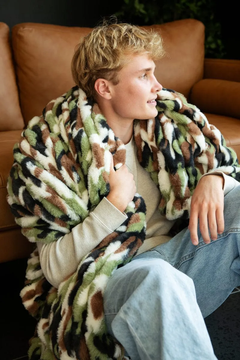 Hugs Camo Green Blanket