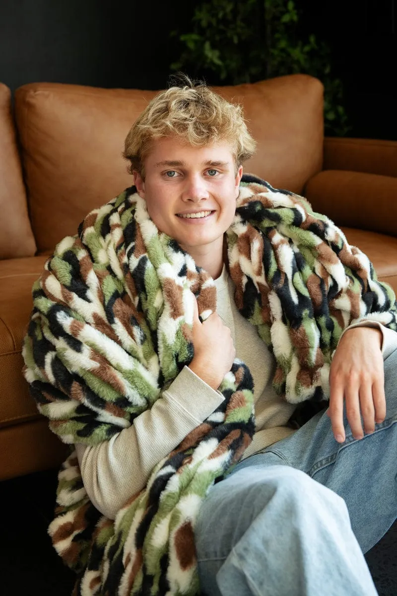 Hugs Camo Green Blanket